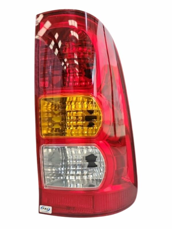 063326-D FARO TRASERO DERECHO TRICOLOR TOY.HILUX 05/11