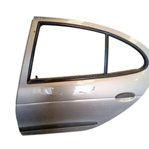 puerta tras izq  megane 1 (686)