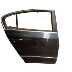 PUERTA TRASERA DERECHA PASSAT (126)