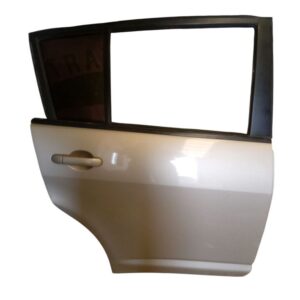 puerta tras der Tiida (486)