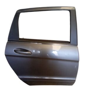 puerta tras der Mercedes b180 (65)